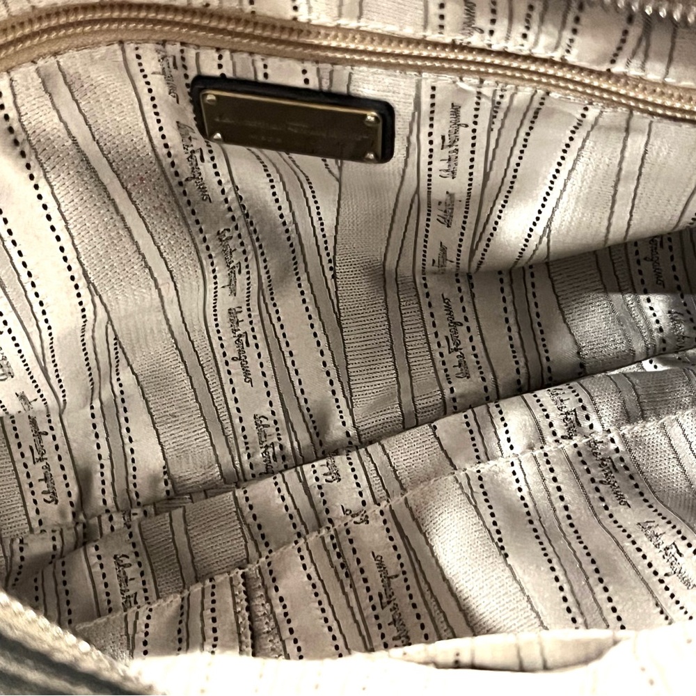 Salvatore Ferragamo East West Handbag in Bronze metallic - Picture 4 of 6